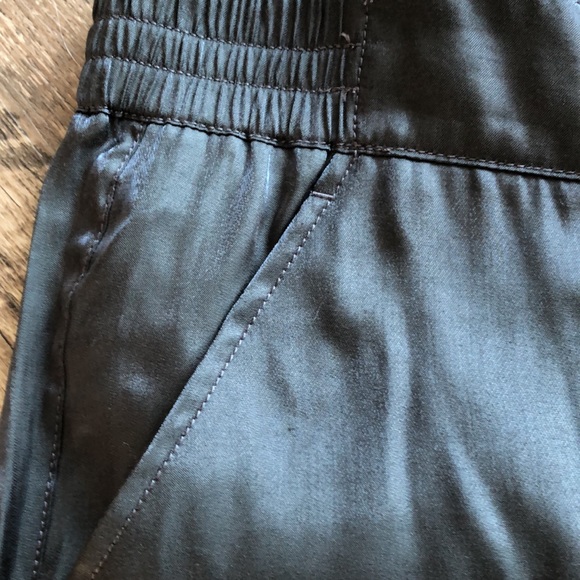 🌺HOST PICK🌺 NWT Anthropologie silky cargo style pants - Picture 5 of 15